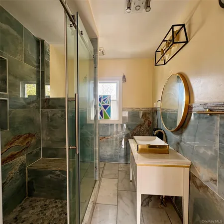 $2,400 | Undisclosed Address, Valley Stream, NY 11580