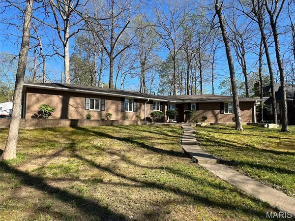 $295,000 | 1206 Sioux Avenue, Jackson, MO 63755