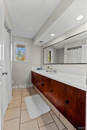 $295,000 | 1206 Sioux Avenue, Jackson, MO 63755