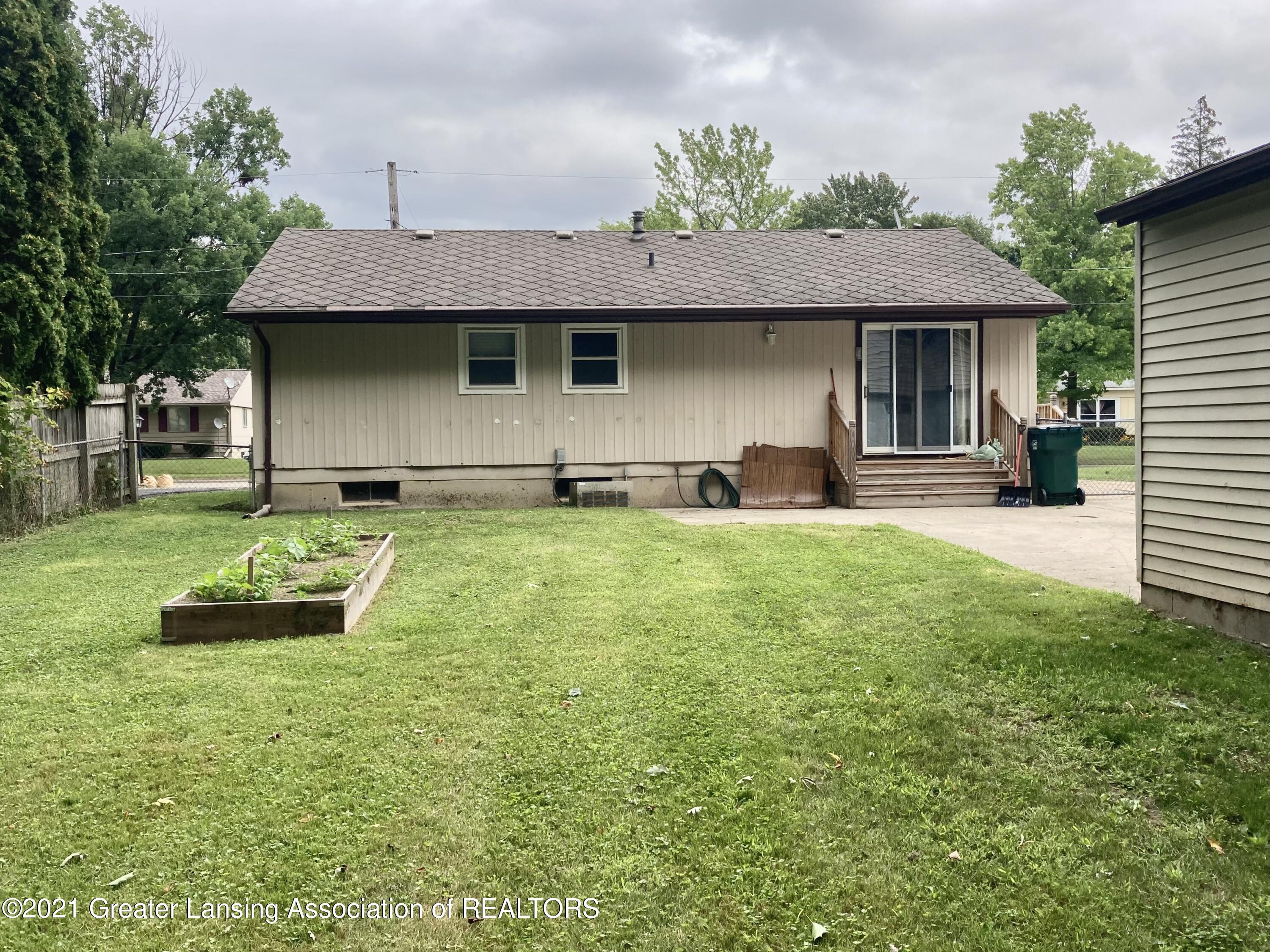 3038 Sunderland Road Lansing, MI 48911 - Photo 15 of 18 42B9FB73-6E98-43DA-9865-AA63F31D3ED8