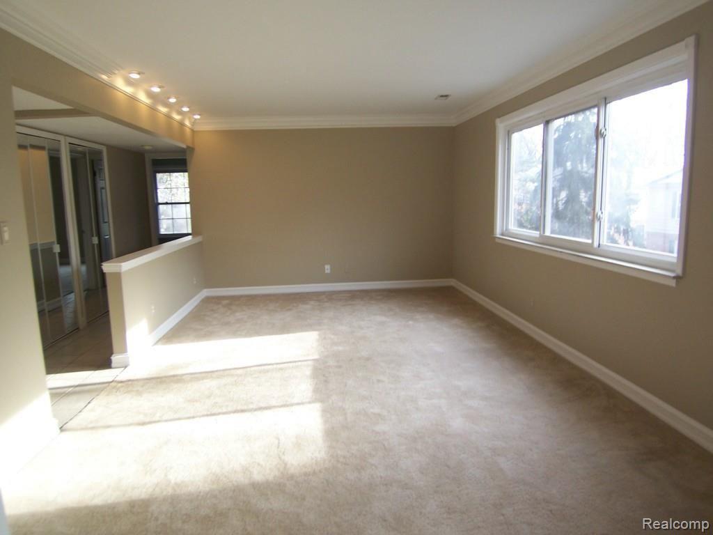 519 University Drive, Unit 1407 Rochester, MI 48307 - Photo 5 of 14