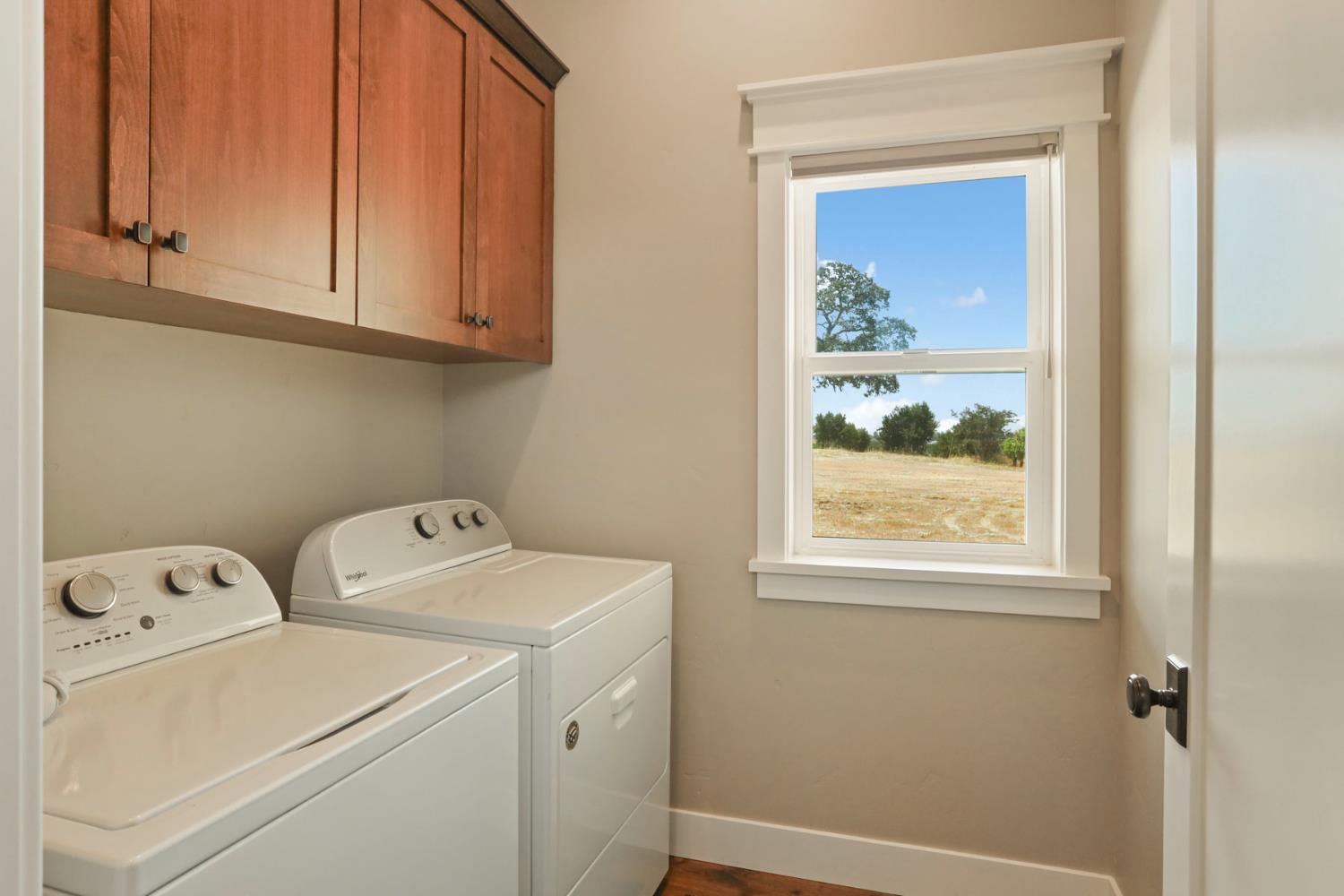 18739 Clements Road Lodi, CA 95240 - Photo 13 of 39 a utility room with dryer and washer