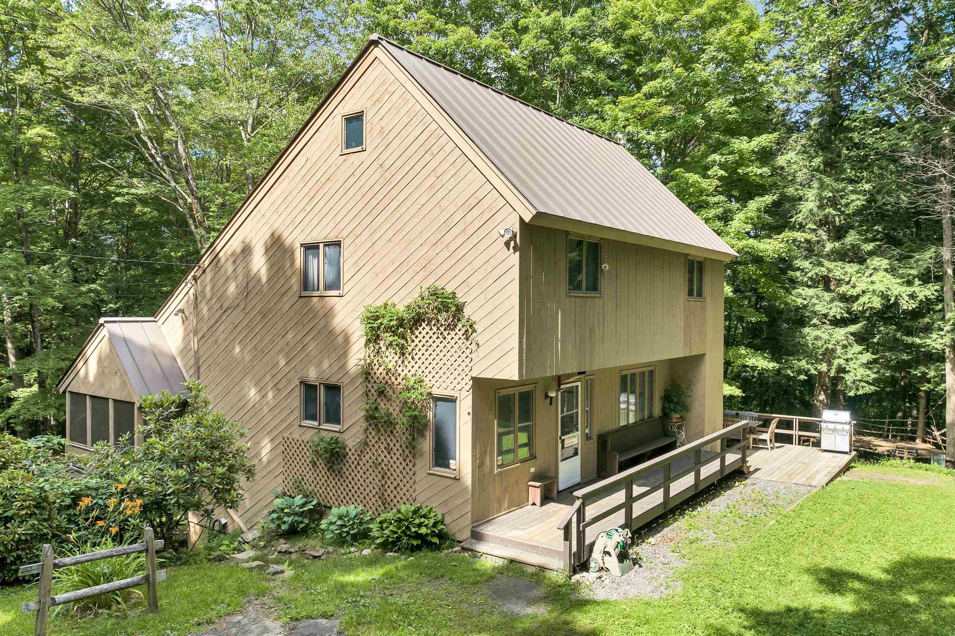130 East Fisher Road Hartford, VT 05059 - Photo 1 of 25 Gallery Image 1