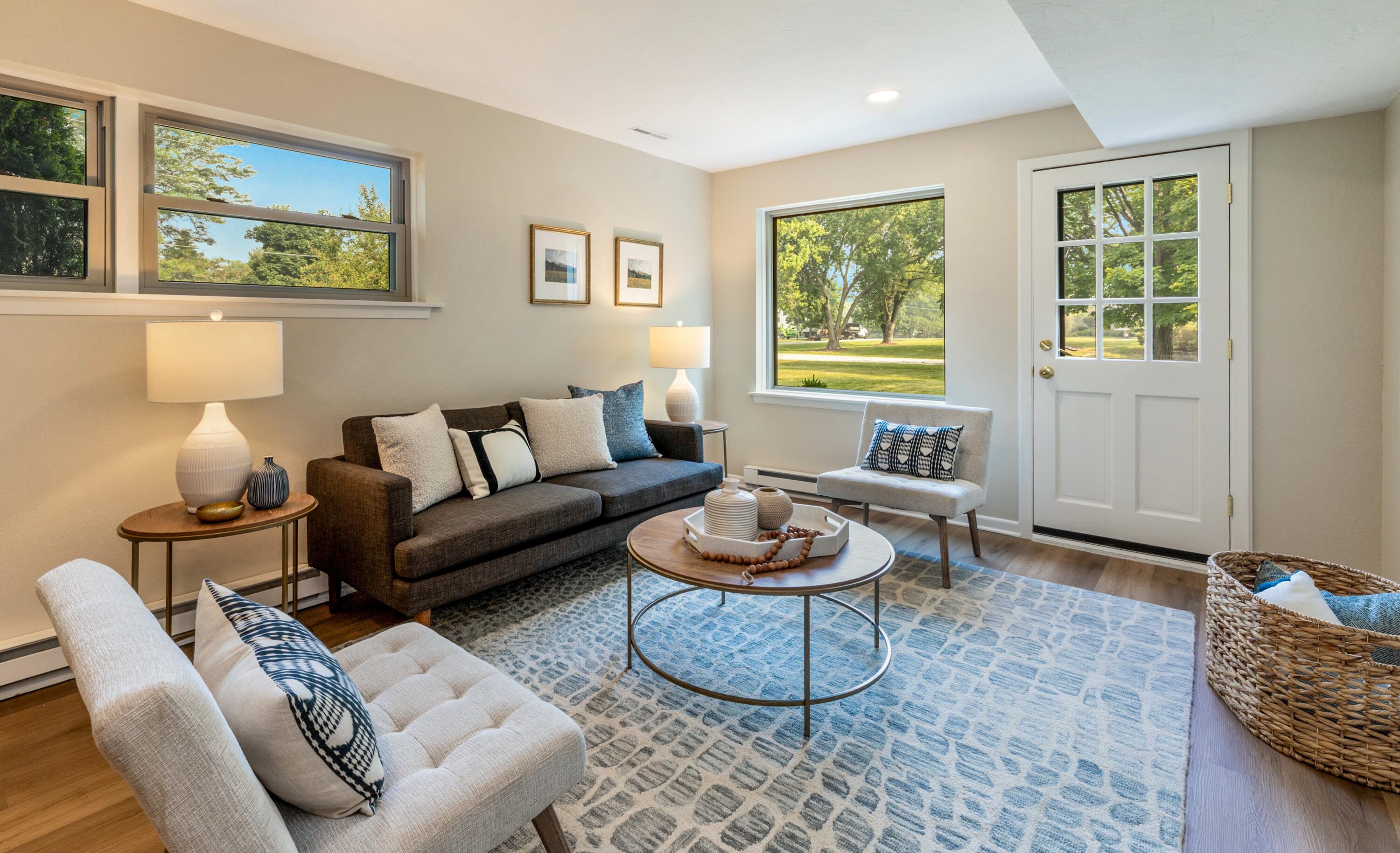 11630 Riverland Road Mequon, WI 53092 - Photo 10 of 18 Family Room