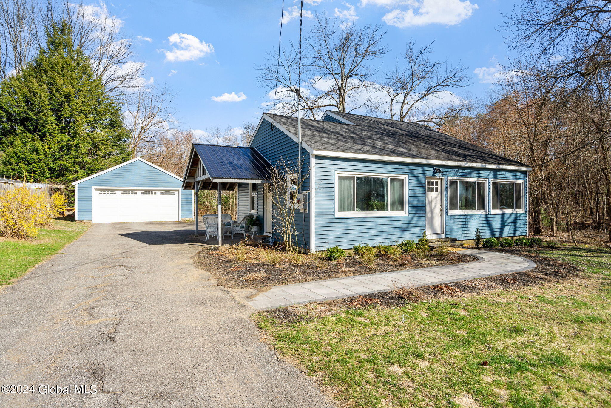 7112 Fuller Station Road Schenectady, NY 12303 - Photo 3 of 36 3-web-or-mls-7112-fuller-station-rd