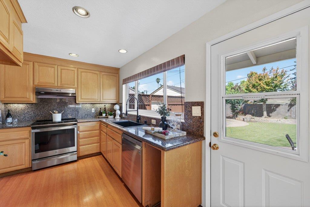 2377 Tulip Road San Jose, CA 95128 - Photo 12 of 62