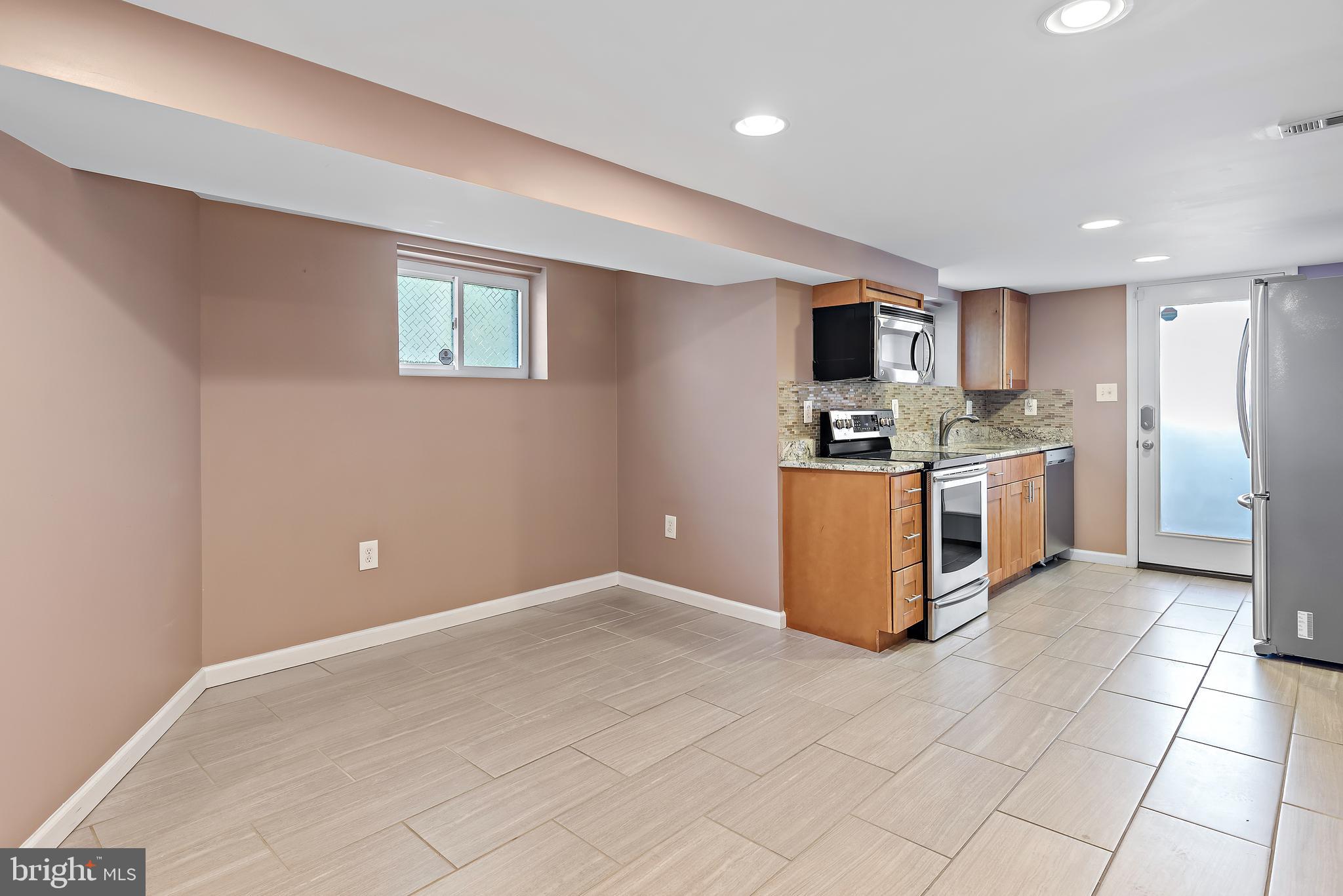 340 Decatur Street Northwest Washington, DC 20011 - Photo 18 of 29 LL Family Room