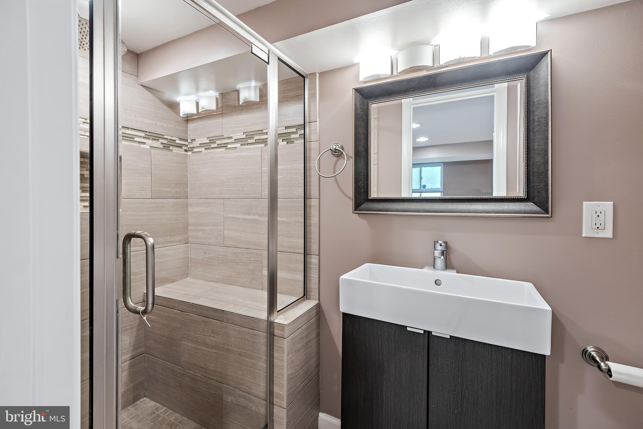 340 Decatur Street Northwest Washington, DC 20011 - Photo 24 of 29 LL Bath 2