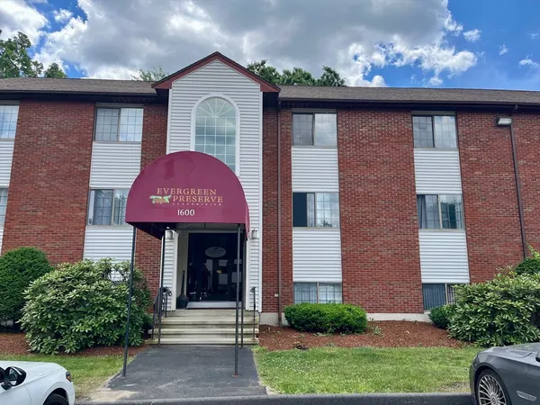 $299,900 | 1600 Skyline Drive, Unit 6, Lowell, MA 01854