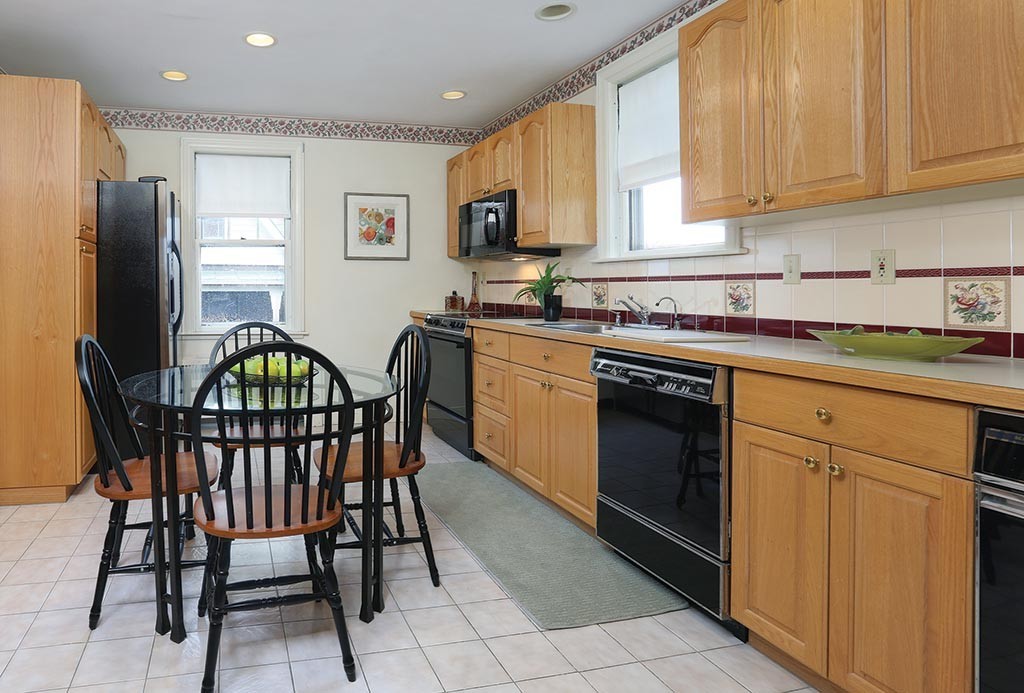 26 Hillcroft Road Boston, MA 02130 - Photo 5 of 10