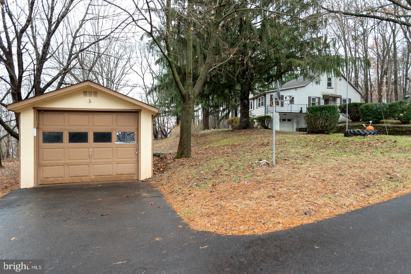 1426 Temple Road Pottstown, PA 19465 - Photo 3 of 19