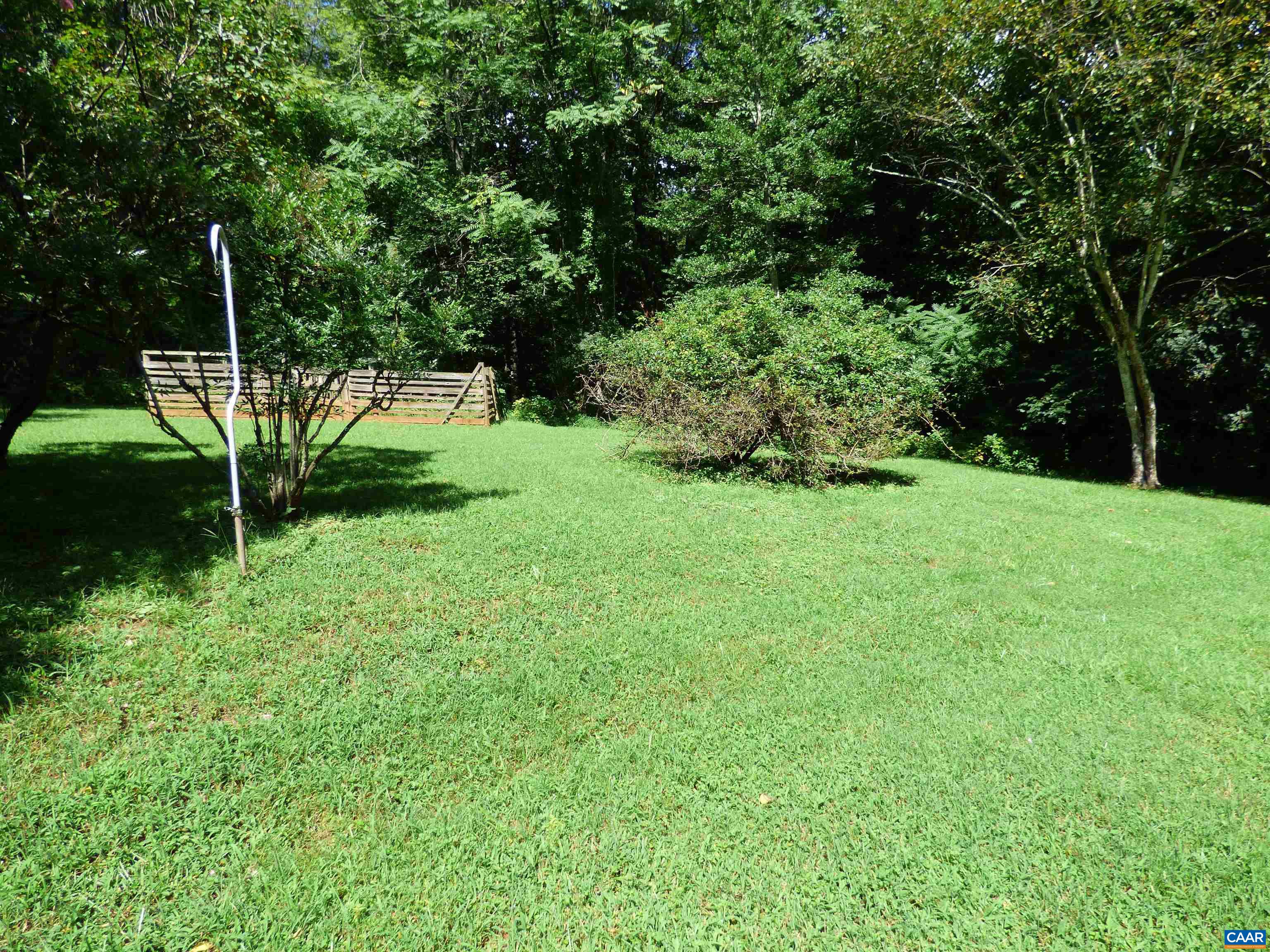 282 Kenmore Road Amherst, VA 24521 - Photo 4 of 33 a view of a garden