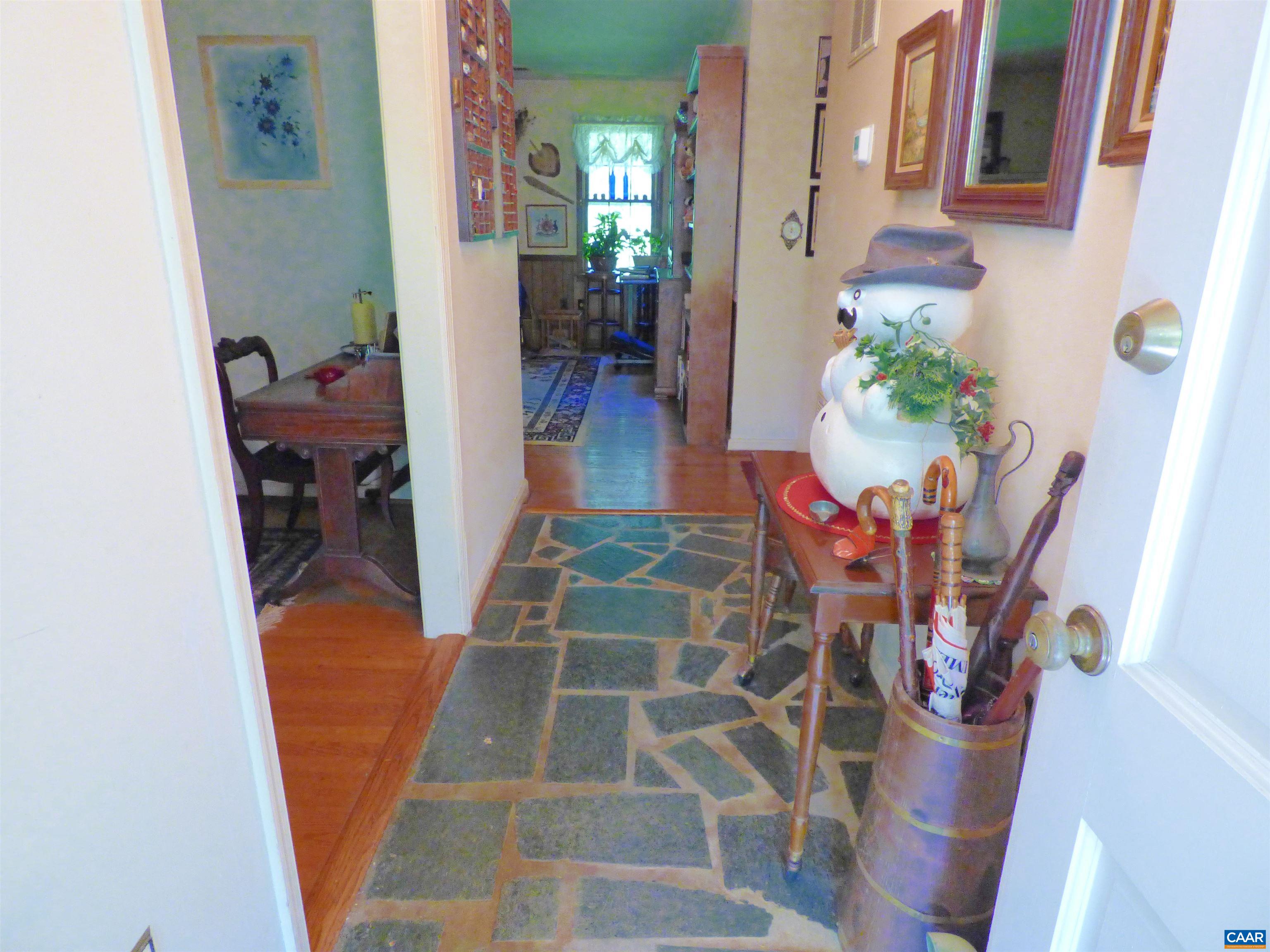 282 Kenmore Road Amherst, VA 24521 - Photo 5 of 33