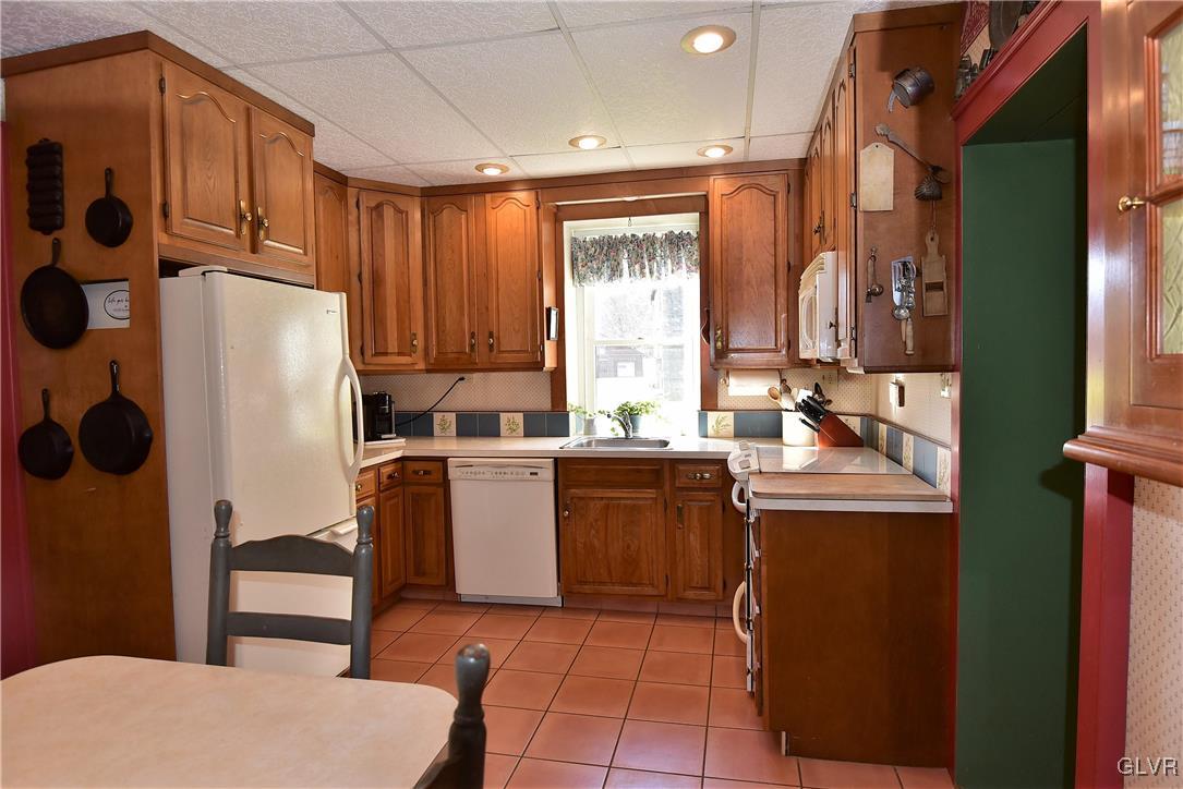 652 Mickley Road Whitehall, PA 18052 - Photo 5 of 28 Gallery Image 5