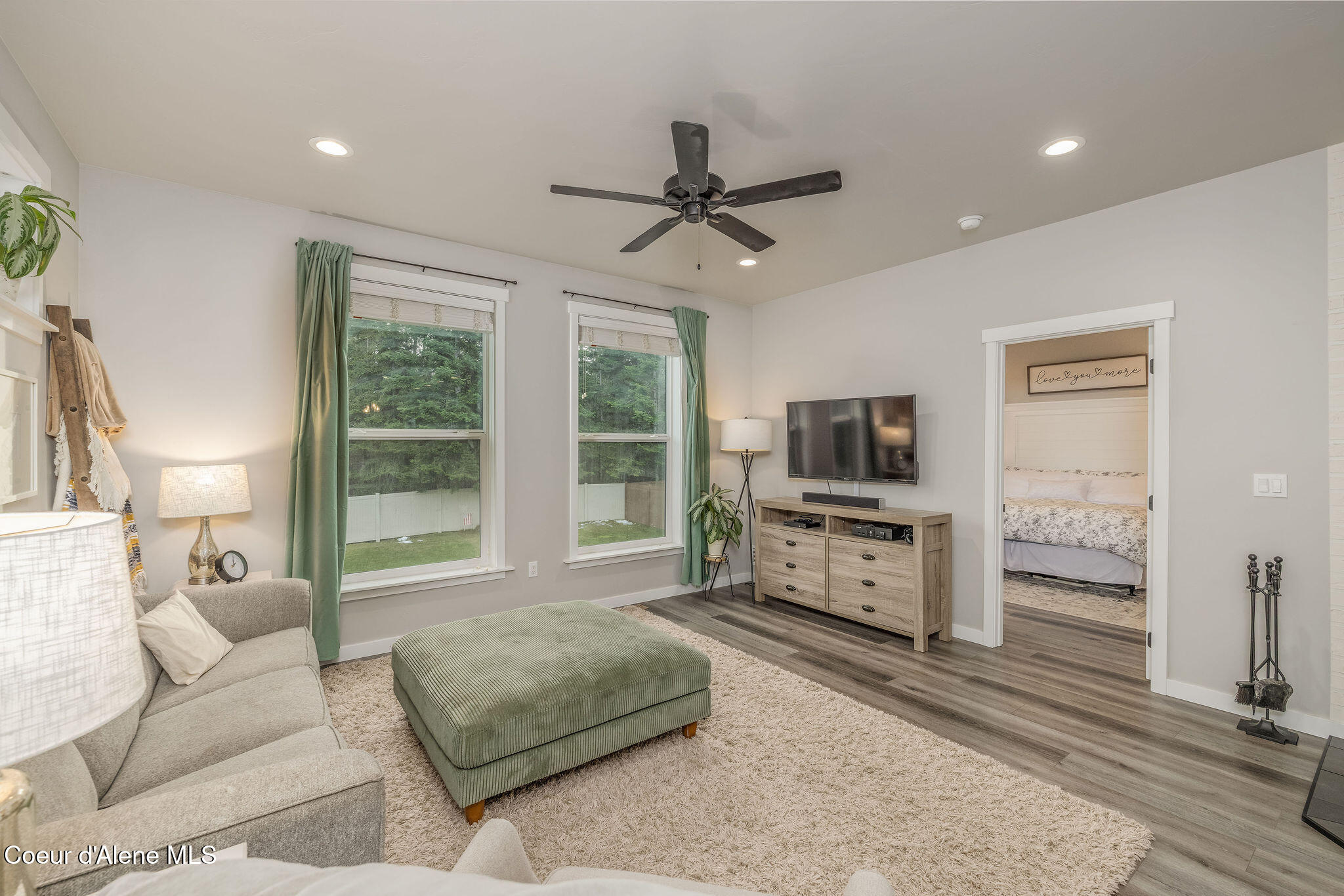 102 Rimrock Court Priest River, ID 83856 - Photo 14 of 35 Living Room