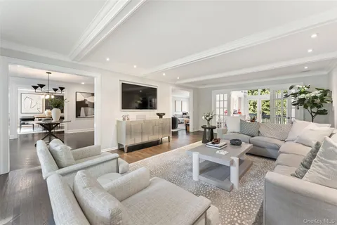 $3,295,000 | 12 Kolbert Drive, Scarsdale, NY 10583
