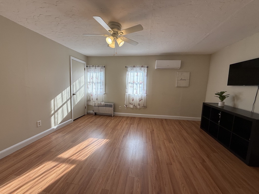 11 Amherst Street Worcester, MA 01602 - Photo 13 of 30