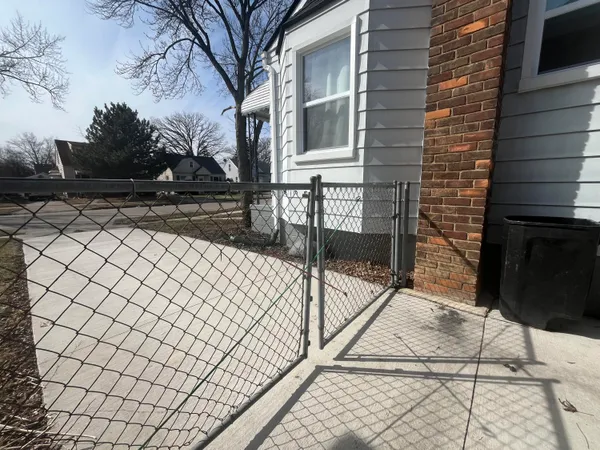 $165,500 | 19977 Elkhart Street, Harper Woods, MI 48225