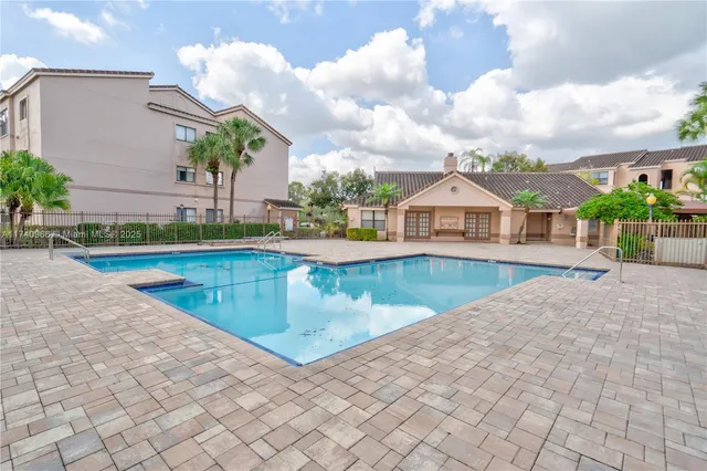 $250,000 | 2866 South University Drive, Unit 5307, Davie, FL 33328