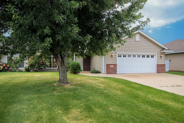 $295,000 | 316 20th Street West, Glencoe, MN 55336