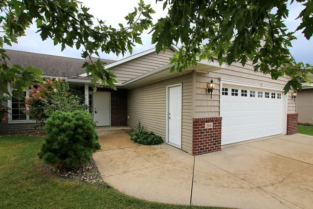 $295,000 | 316 20th Street West, Glencoe, MN 55336