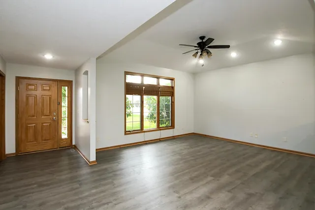 $295,000 | 316 20th Street West, Glencoe, MN 55336