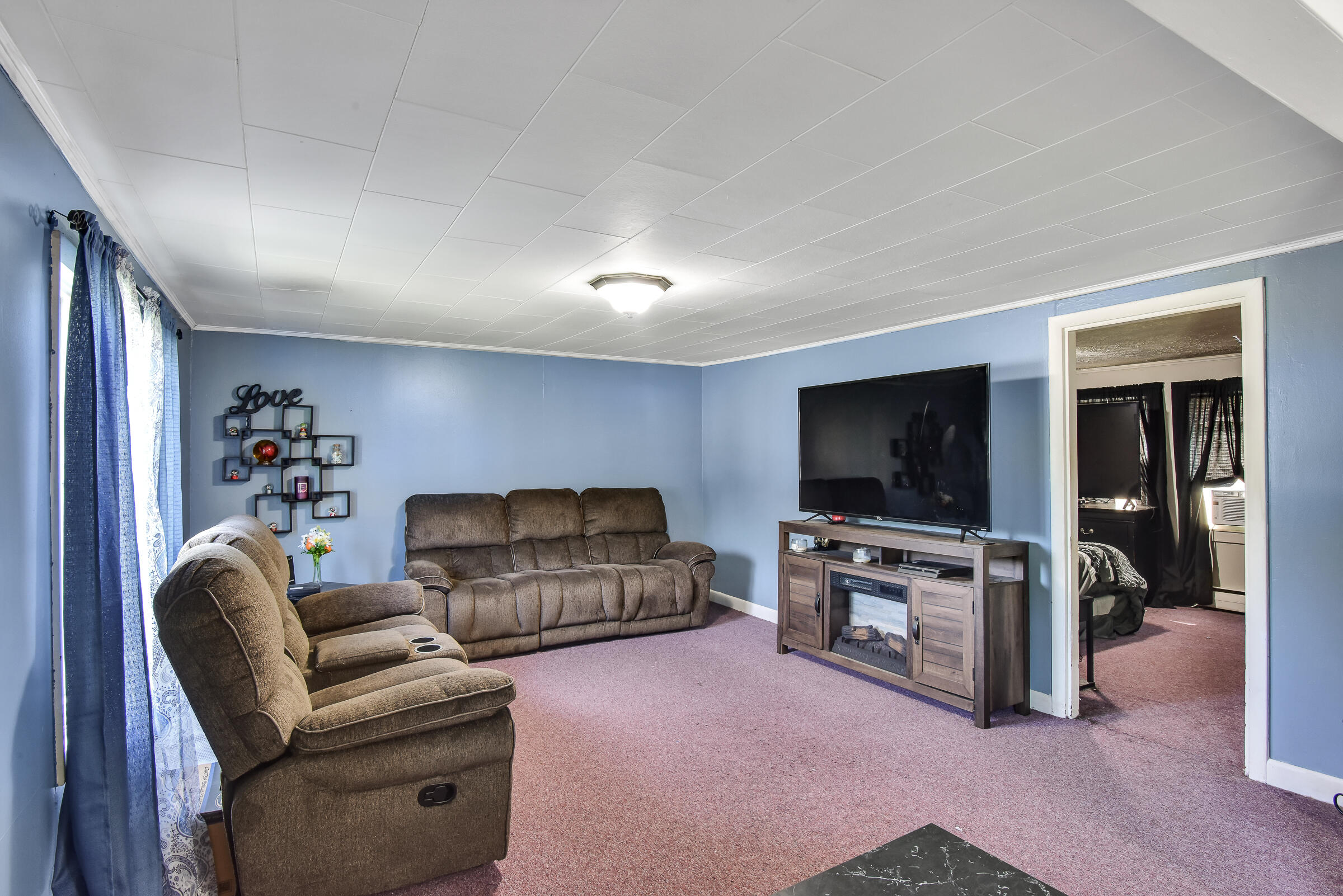 514 Poland Road Auburn, ME 04210 - Photo 21 of 34 21 Living room
