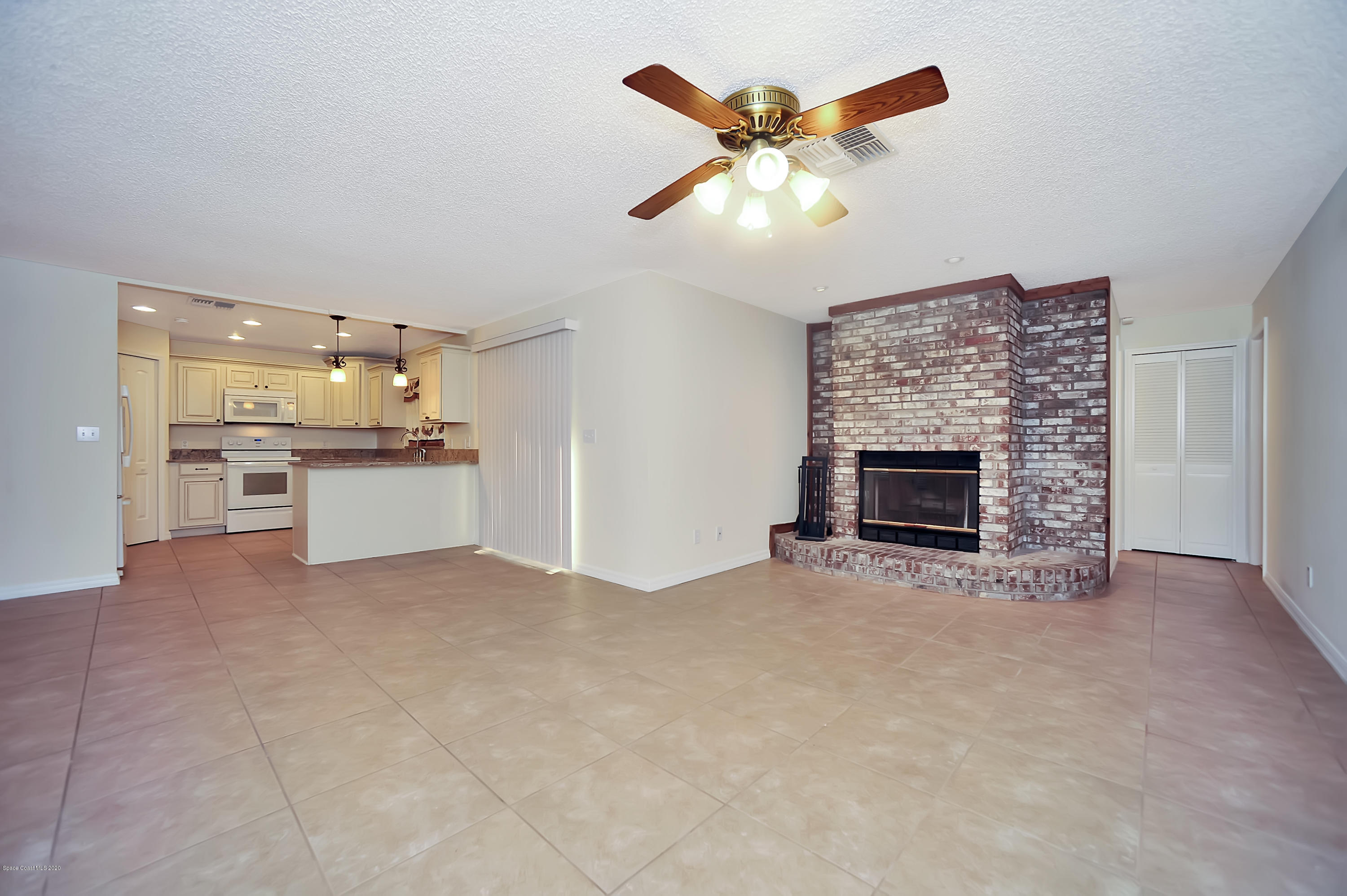 6824 Dodge Road Cocoa, FL 32927 - Photo 4 of 20 REW_6946
