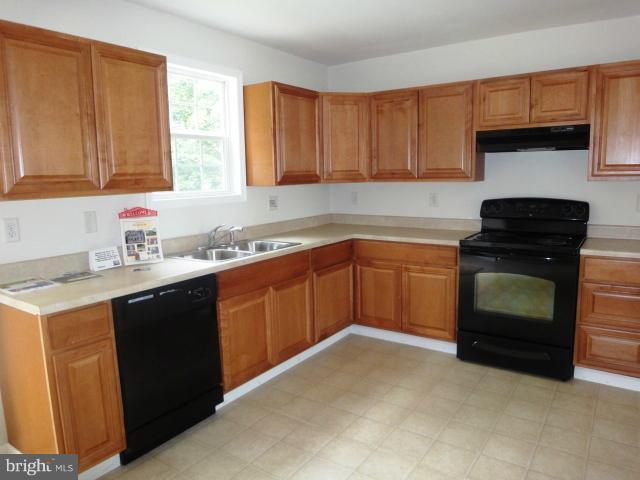 9004 Bruno Road Randallstown, MD 21133 - Photo 5 of 23 Kitchen