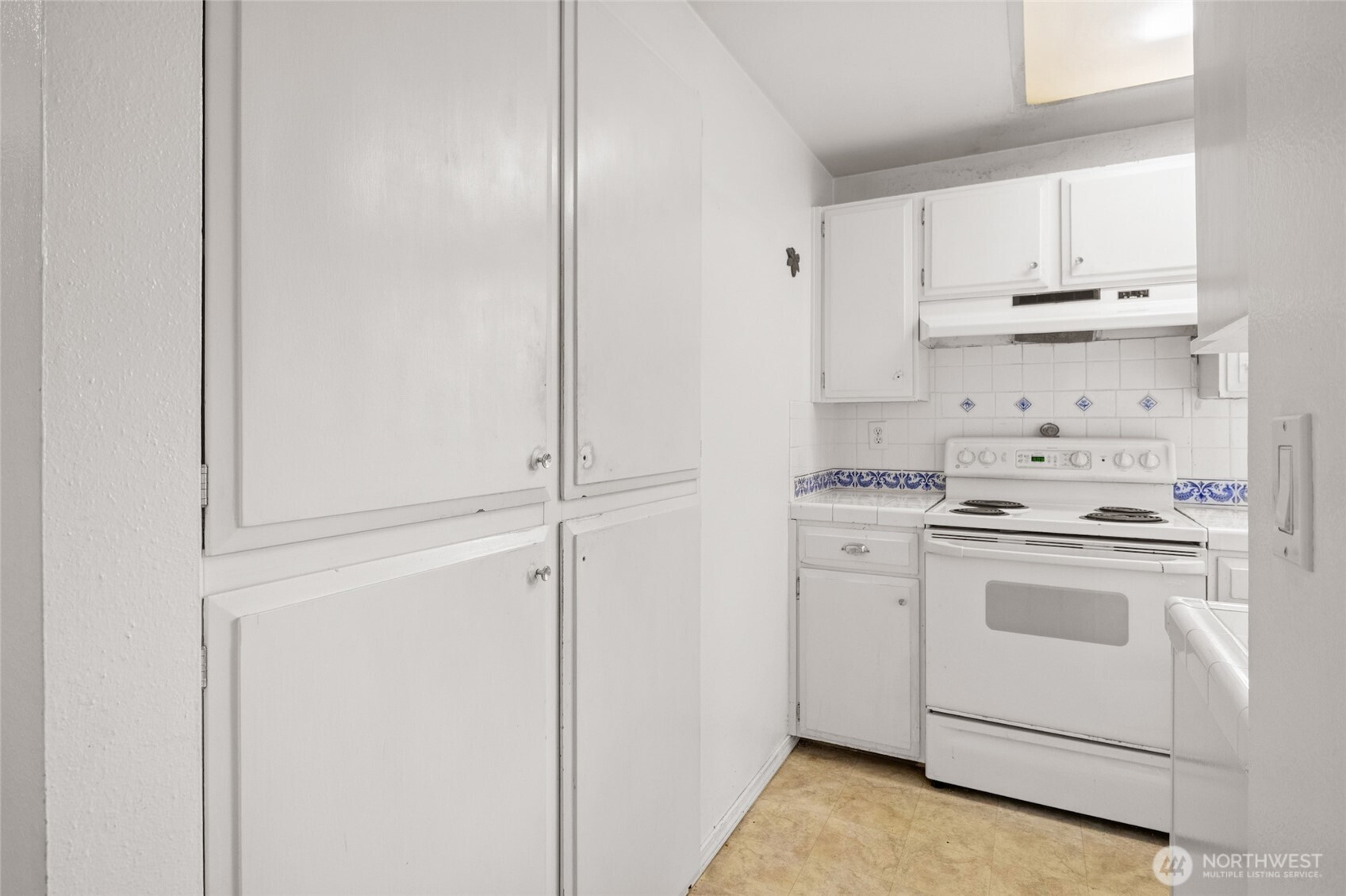 9220 Northeast 191st Street Bothell, WA 98011 - Photo 9 of 38