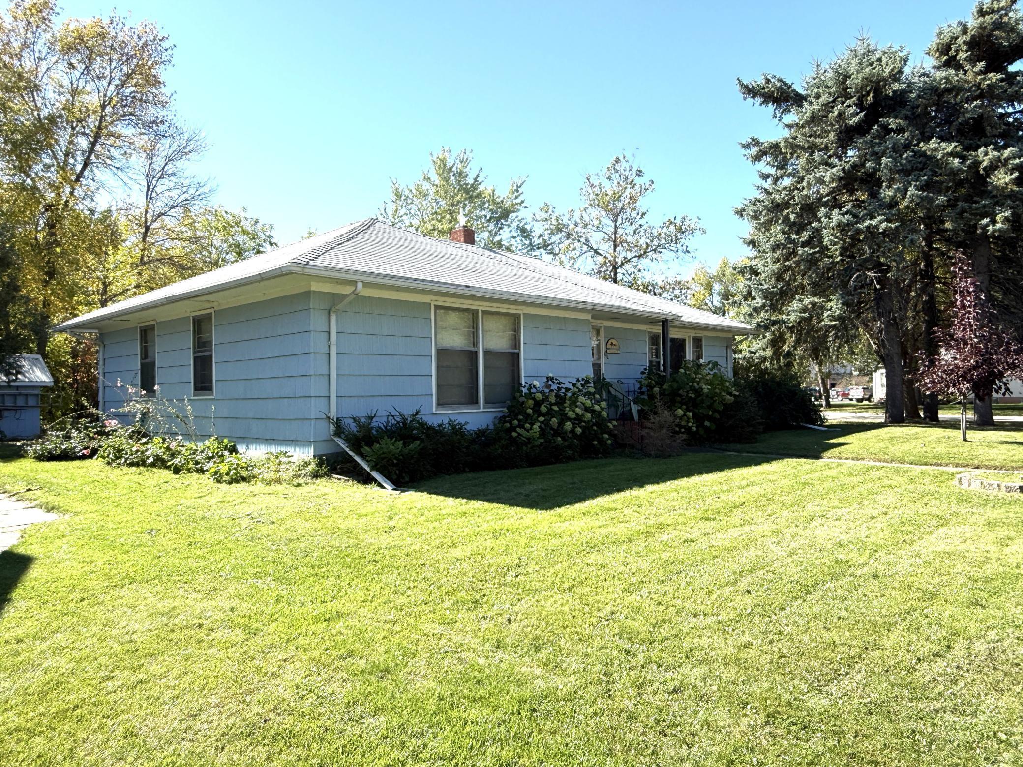 402 3rd Street Northeast Fosston, MN 56542 - Photo 2 of 34