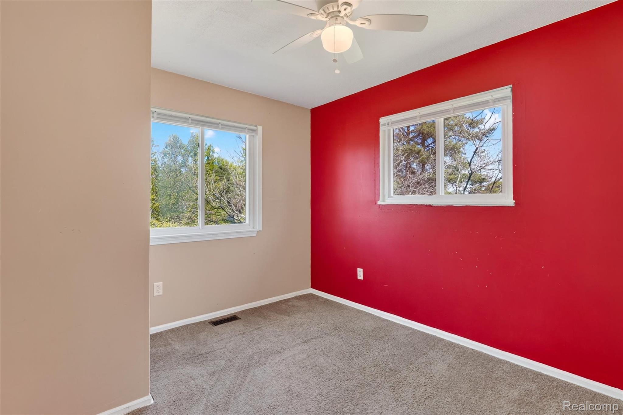 4450 North Vassar Road Flint, MI 48506 - Photo 16 of 46 20-4450-N-Vassar-Rd-WindowStill-Real-Estate-Photography-22.jpg