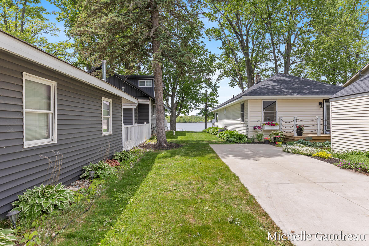 621 Eagle Point Road Lake Odessa, MI 48849 - Photo 32 of 47 621-Eagle_029