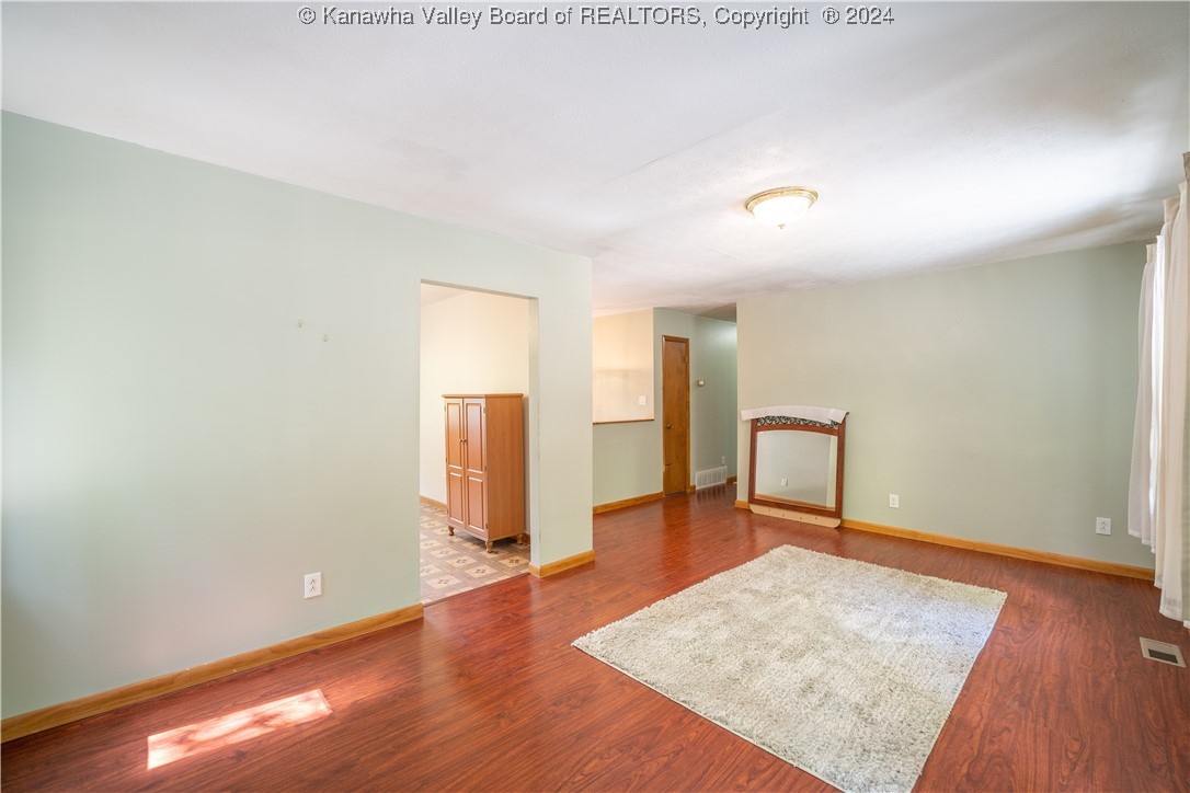 73 Chestnut Road Elkview, WV 25071 - Photo 3 of 33 Gallery Image 3