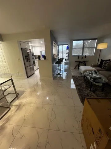 $2,500 | 9410 West Flagler Street, Unit 203, Miami, FL 33174