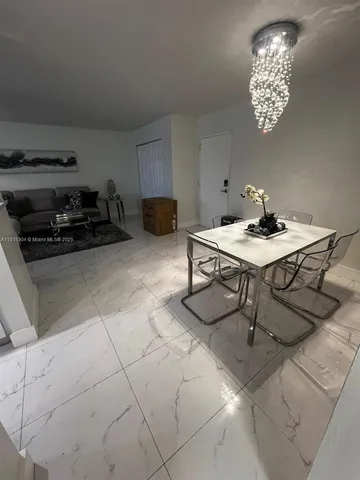 $2,500 | 9410 West Flagler Street, Unit 203, Miami, FL 33174