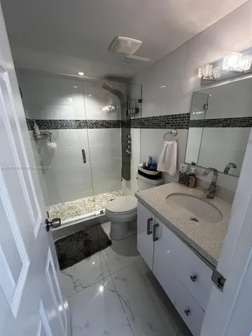 $2,500 | 9410 West Flagler Street, Unit 203, Miami, FL 33174