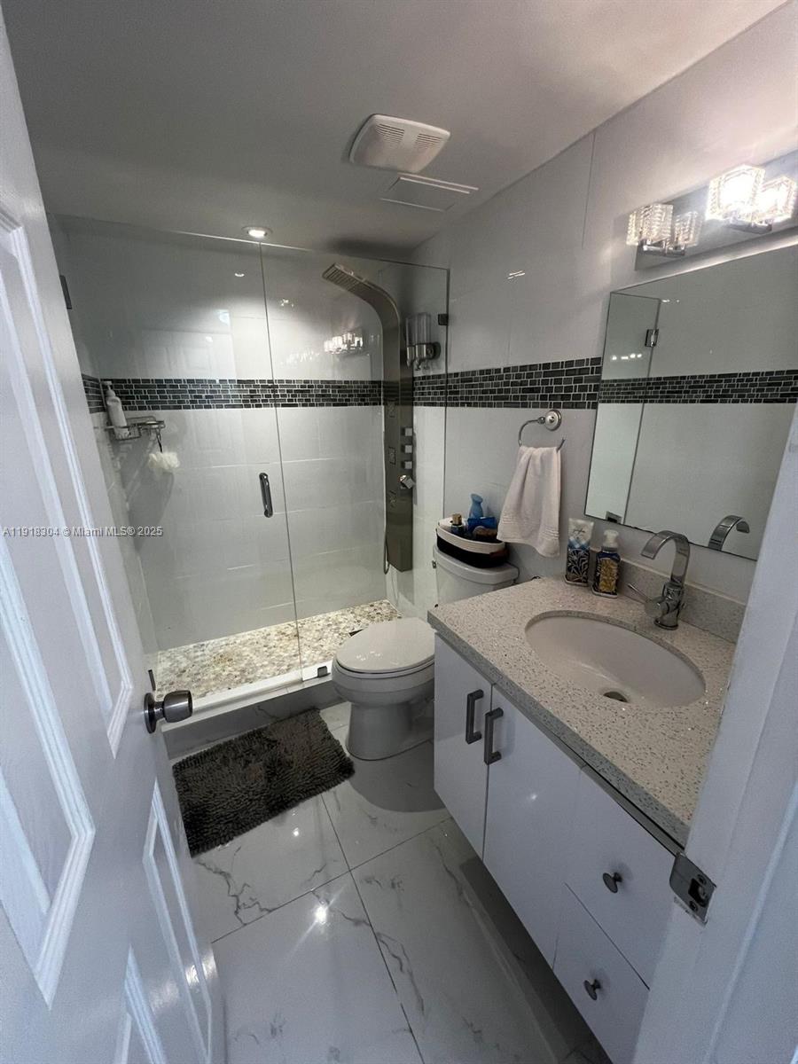 9410 West Flagler Street, Unit 203 Miami, FL 33174 - Photo 10 of 12