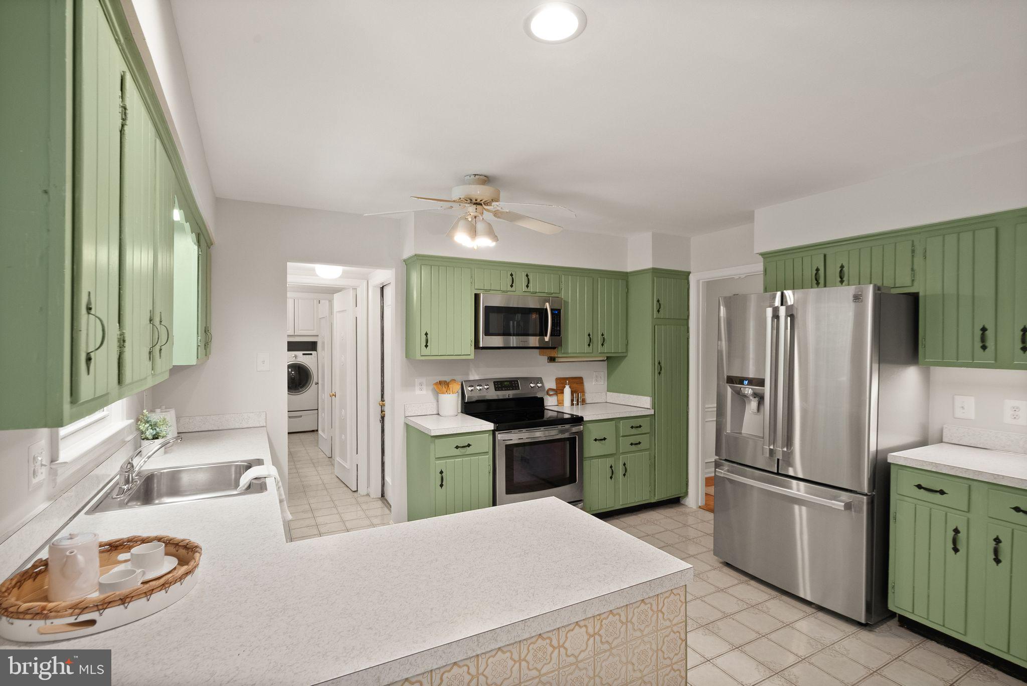 8104 Chivalry Road Annandale, VA 22003 - Photo 20 of 61