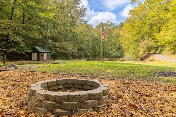 $500,000 | 131 Ralph Hickey Road, Chatsworth, GA 30705