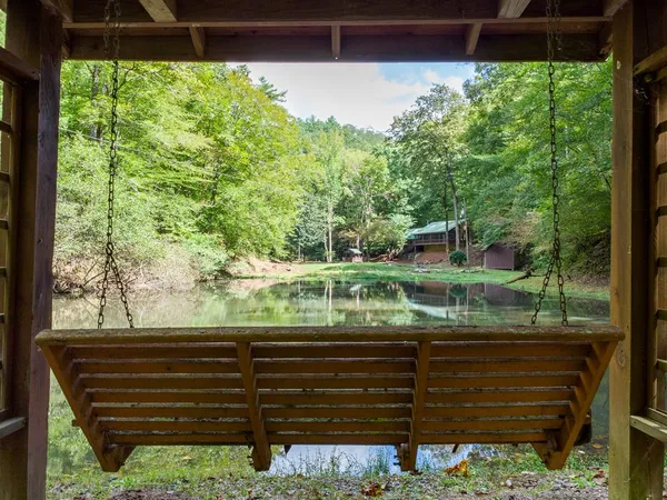 $500,000 | 131 Ralph Hickey Road, Chatsworth, GA 30705