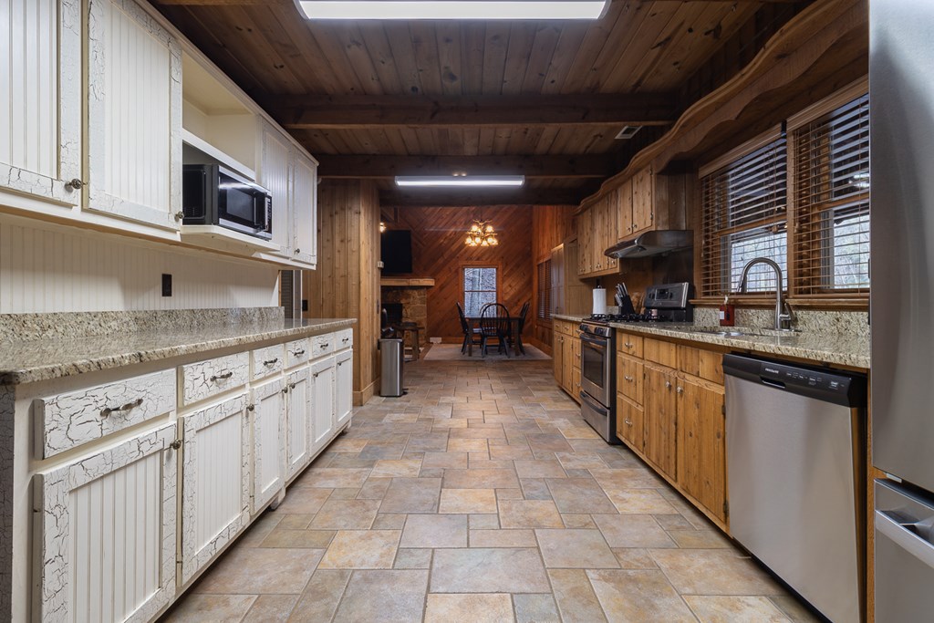 131 Ralph Hickey Road Chatsworth, GA 30705 - Photo 5 of 46