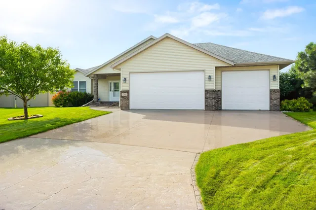 $415,000 | 705 43 1/2 Avenue South, Moorhead, MN 56560