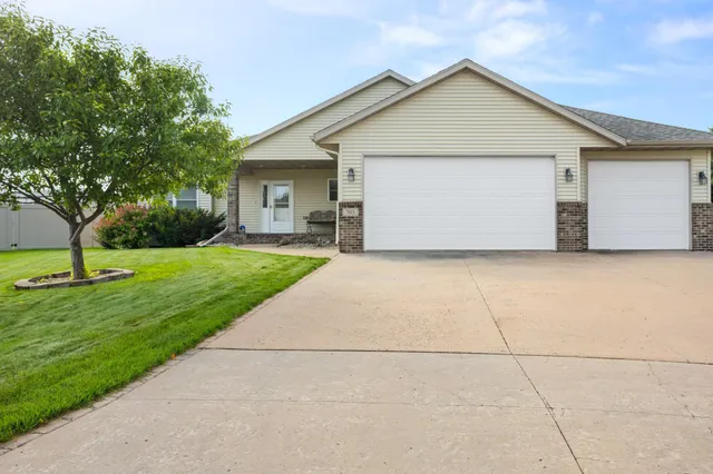 $415,000 | 705 43 1/2 Avenue South, Moorhead, MN 56560