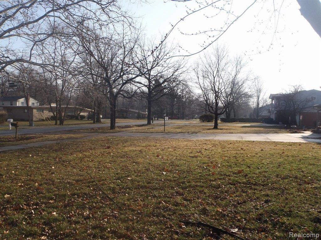 8431 Church Road Grosse Ile, MI 48138 - Photo 5 of 15 P3130114.JPG