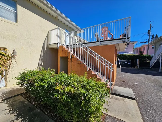 $830 | 1375 Drew Street, Unit 104, Clearwater, FL 33755