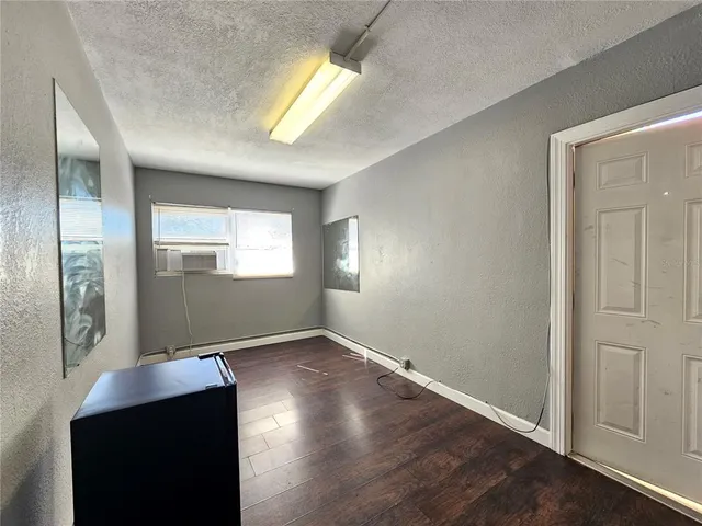 $830 | 1375 Drew Street, Unit 104, Clearwater, FL 33755