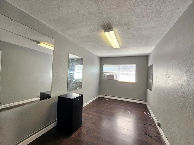 $830 | 1375 Drew Street, Unit 104, Clearwater, FL 33755