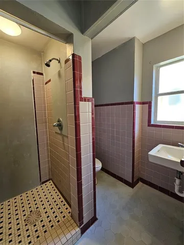 $830 | 1375 Drew Street, Unit 104, Clearwater, FL 33755