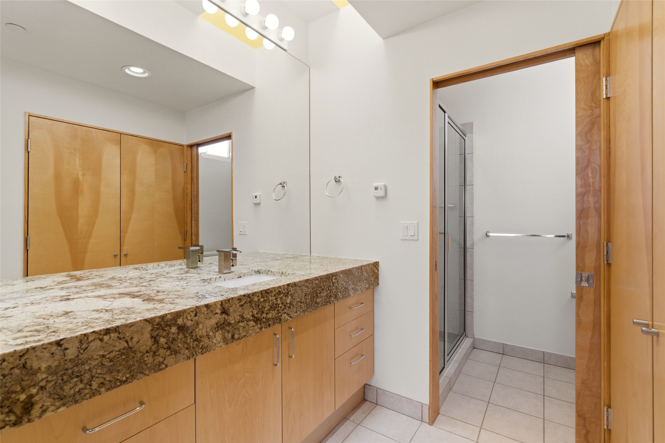 1500 Avenida Rincon, Unit 102 Santa Fe, NM 87506 - Photo 17 of 23 Upstairs bathroom